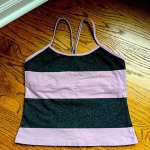 Lululemon cropped tank.